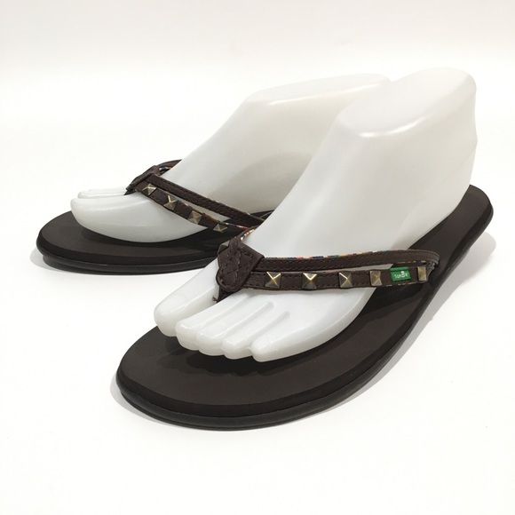 SANUK GILDED GIRL STUDDED FLIP FLOP SANDALS -YOGA MAT INSOLE -BROWN -US 9 -NEW - Picture 1 of 9